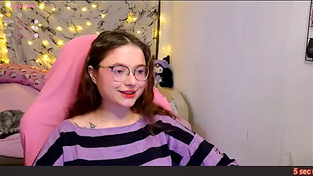 Snapshot of me__hanna chatting on 01/25/25, 12:17 me  hanna online show from 01/25/25, 12:17