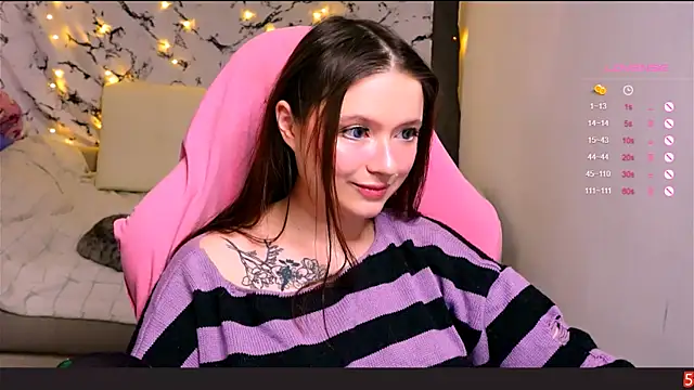 Snapshot of me__hanna chatting on 02/21/25, 10:15 me  hanna online show from 02/21/25, 10:15