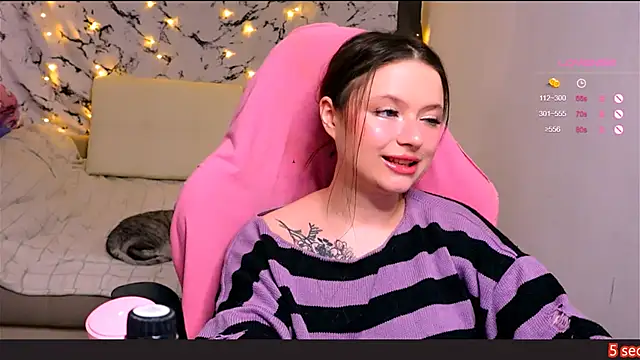 Snapshot of me__hanna chatting on 02/22/25, 01:22 me  hanna online show from 02/22/25, 01:22