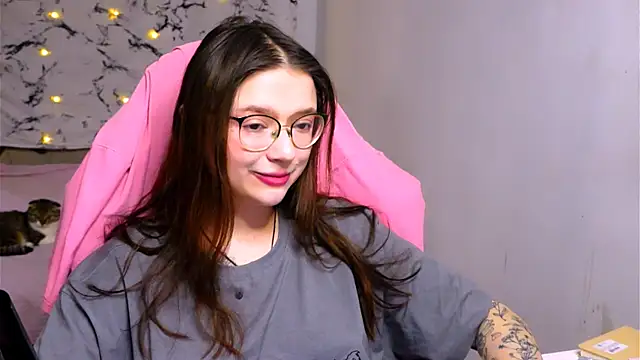 Snapshot of me__hanna chatting on 03/16/25, 10:53 me  hanna online show from 03/16/25, 10:53