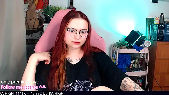 Snapshot of me__hanna chatting on 09/22/25, 10:01 me  hanna online show from 09/22/25, 10:01