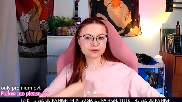 Snapshot of me__hanna chatting on 09/27/25, 10:37 me  hanna online show from 09/27/25, 10:37