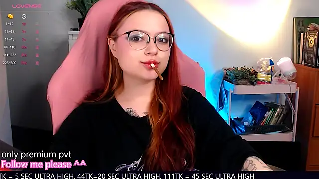 Snapshot of me__hanna chatting on 10/01/25, 10:05 me  hanna online show from 10/01/25, 10:05