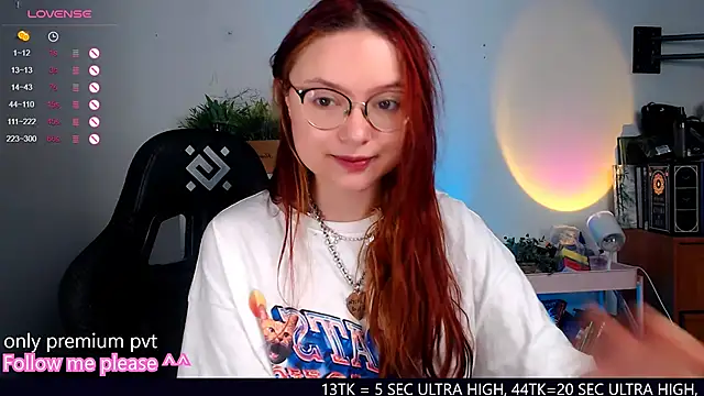 Snapshot of me__hanna chatting on 10/05/25, 01:15 me  hanna online show from 10/05/25, 01:15