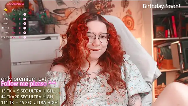 Snapshot of me__hanna chatting on 02/22/26, 04:02 me hanna online show from 02/22/26, 04:02