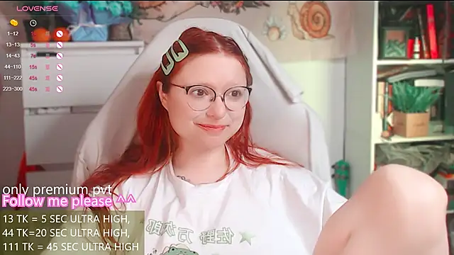 Snapshot of me__hanna chatting on 03/11/26, 03:23 me hanna online show from 03/11/26, 03:23