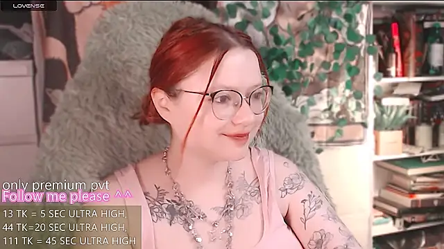 Snapshot of me__hanna chatting on 05/24/26, 05:34 me hanna online show from 05/24/26, 05:34