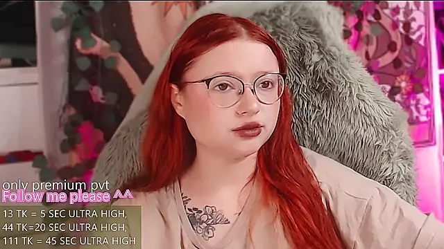 Snapshot of me__hanna chatting on 06/14/26, 02:46 me hanna online show from 06/14/26, 02:46