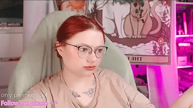 Snapshot of me__hanna chatting on 06/23/26, 03:48 me hanna online show from 06/23/26, 03:48
