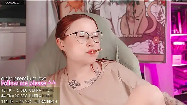 Snapshot of me__hanna chatting on 06/24/26, 01:59 me hanna online show from 06/24/26, 01:59
