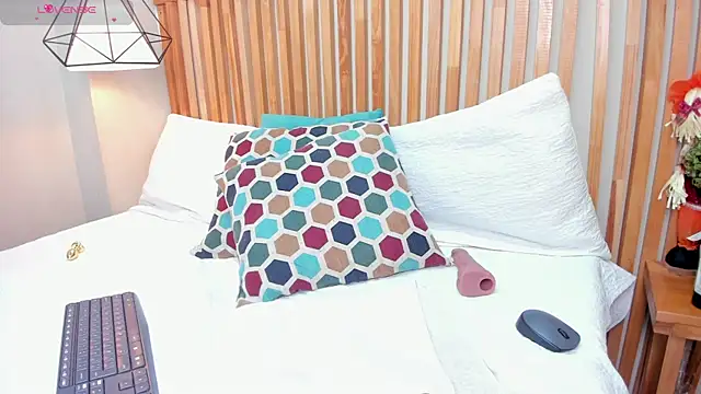 Ginger Winn online show from 03/06/25, 11:09