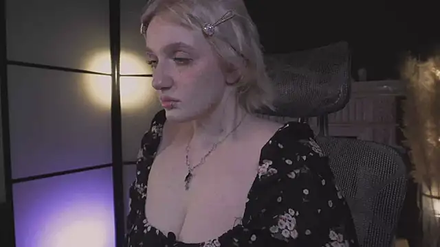 ELLIEJAY online show from 05/17/26, 05:16