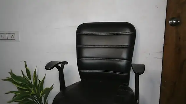 Suzie darling online show from 10/05/25, 01:42