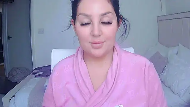 magical mia online show from 10/21/25, 10:05