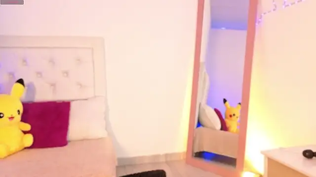 little kawaiigirl  online show from 01/15/26, 11:52