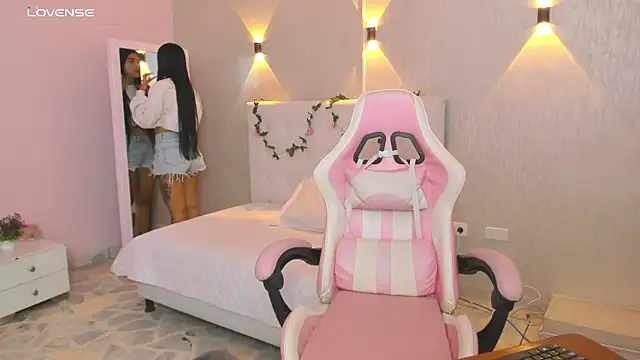 miagomezweb1 online show from 02/07/25, 01:01