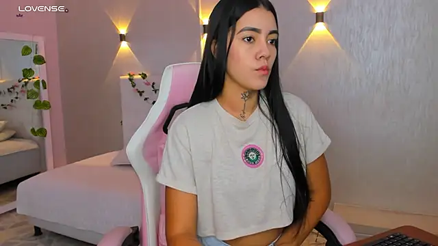 miagomezweb1 online show from 02/20/25, 12:57