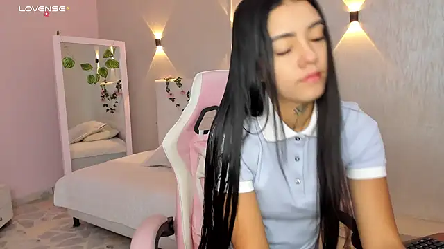 miagomezweb1 online show from 02/26/25, 12:47