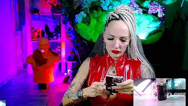 MonicaMaxwel online show from 12/15/25, 11:03