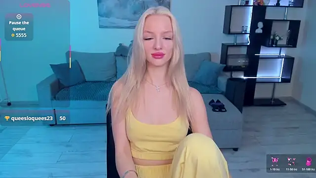 Snapshot of AleksaBlonde chatting on 02/09/26, 11:36 AleksaBlonde online show from 02/09/26, 11:36