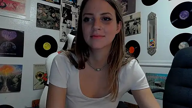 molly witha chance online show from 01/17/25, 03:55