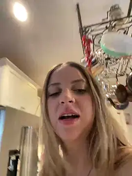 molly witha chance online show from 02/02/25, 08:19