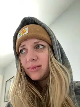 molly witha chance online show from 02/03/25, 02:45