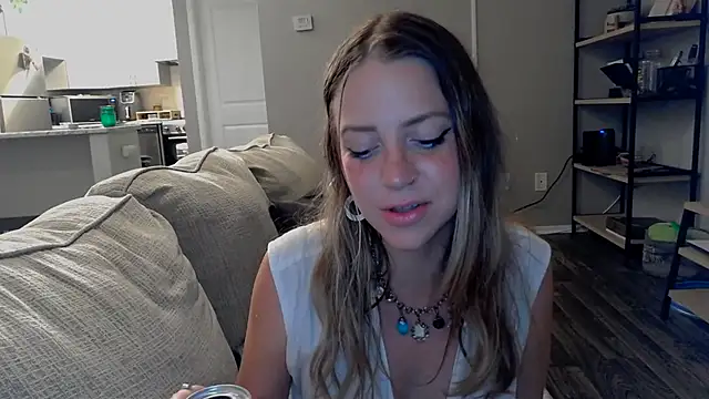 molly witha chance online show from 03/07/25, 12:26