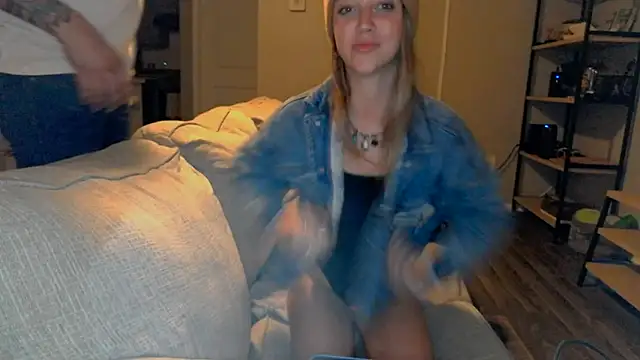 molly witha chance online show from 03/13/25, 05:33