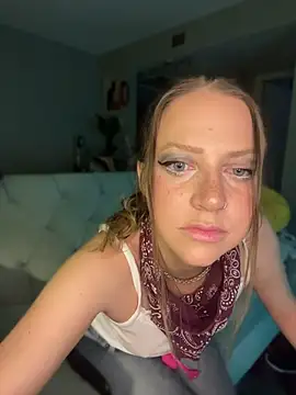 Snapshot of molly_witha_chance chatting on 04/28/26, 01:59 molly witha chance online show from 04/28/26, 01:59