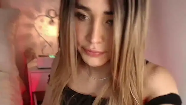 Snapshot of Missantonella_ chatting on 12/04/24, 10:19 Missantonella online show from 12/04/24, 10:19