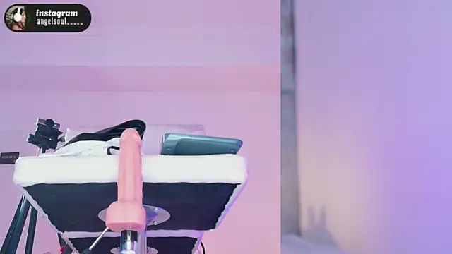 Angelst   online show from 11/25/25, 06:02