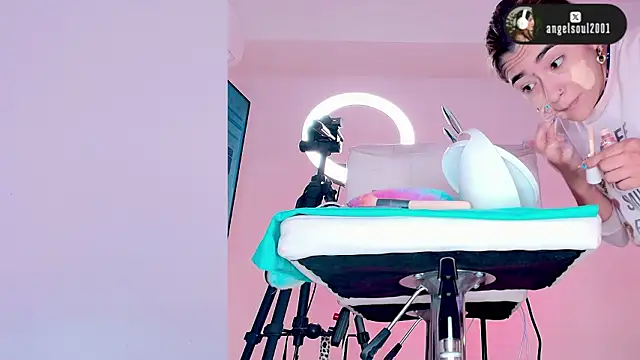 Angelst   online show from 02/05/26, 08:19