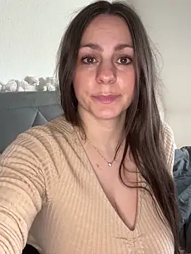 Loella-Rose online show from 12/15/25, 08:29