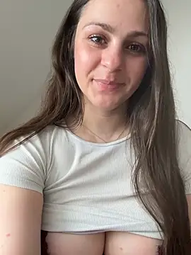 Snapshot of Loella-Rose chatting on 04/12/26, 11:26 Loella-Rose online show from 04/12/26, 11:26
