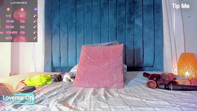 blondehorny69 online show from 10/11/25, 07:34