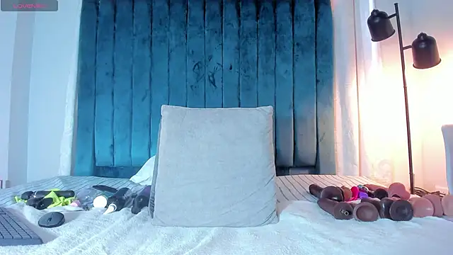 blondehorny69 online show from 11/21/25, 07:45