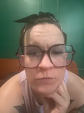 quinnmariexo online show from 10/19/25, 09:59