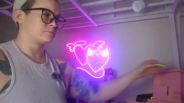 quinnmariexo online show from 02/17/26, 05:26