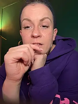 quinnmariexo online show from 03/12/26, 09:21