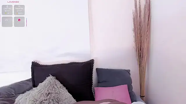 Snapshot of Aishaza1 chatting on 12/21/25, 05:53 Aishaza1 online show from 12/21/25, 05:53