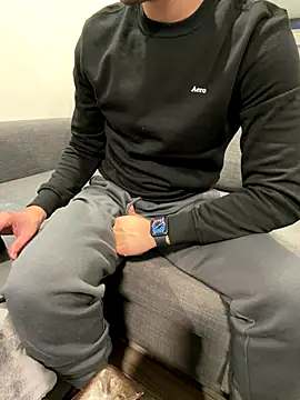 Snapshot of Sex_Boy_Toy chatting on 11/04/25, 06:40 Sex Boy Toy online show from 11/04/25, 06:40