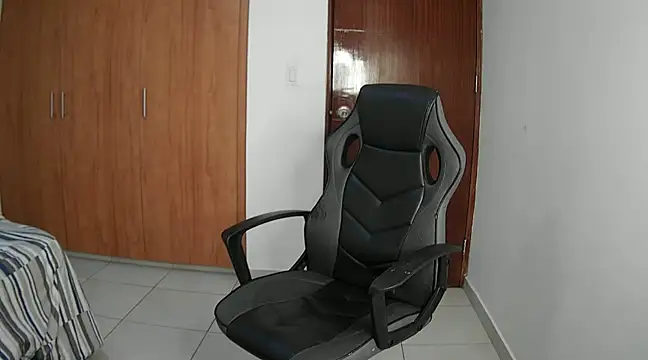 Snapshot of modexusparty1 chatting on 01/04/25, 01:53 modexusparty1 online show from 01/04/25, 01:53