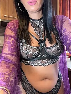 Hotmomcheckk  online show from 03/19/26, 09:46