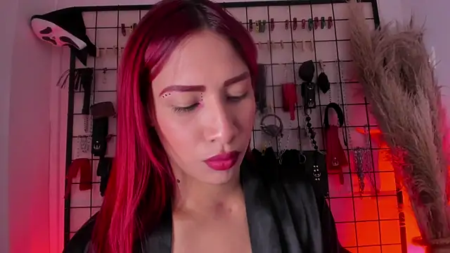 charrlotte quinn online show from 11/18/25, 03:05