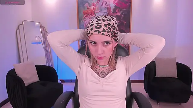 MollySundersX online show from 03/25/26, 04:07