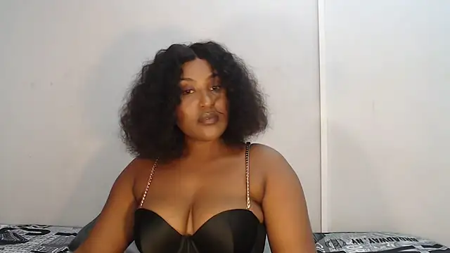 yummydoll97 online show from 01/05/26, 06:22