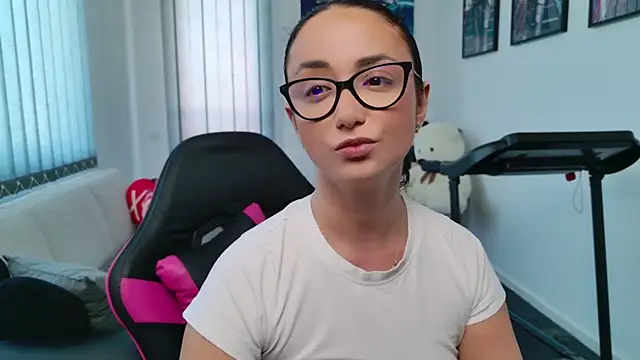 Snapshot of KatherineRyder chatting on 04/19/26, 10:25 KatherineRyder online show from 04/19/26, 10:25