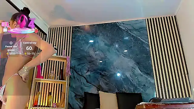 PriscilaRainbow online show from 10/15/25, 08:09