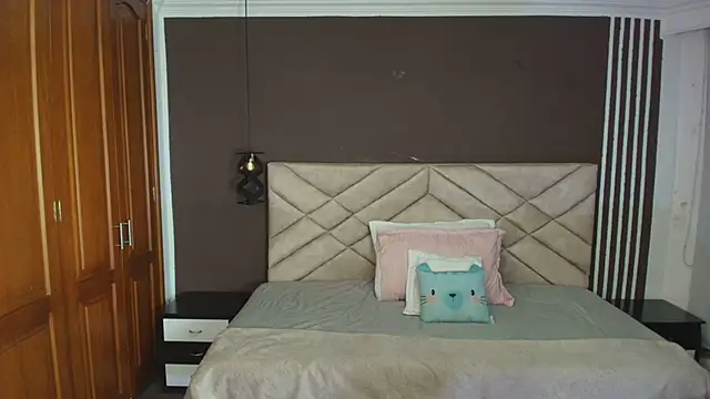 Raquel jones online show from 02/15/25, 11:39